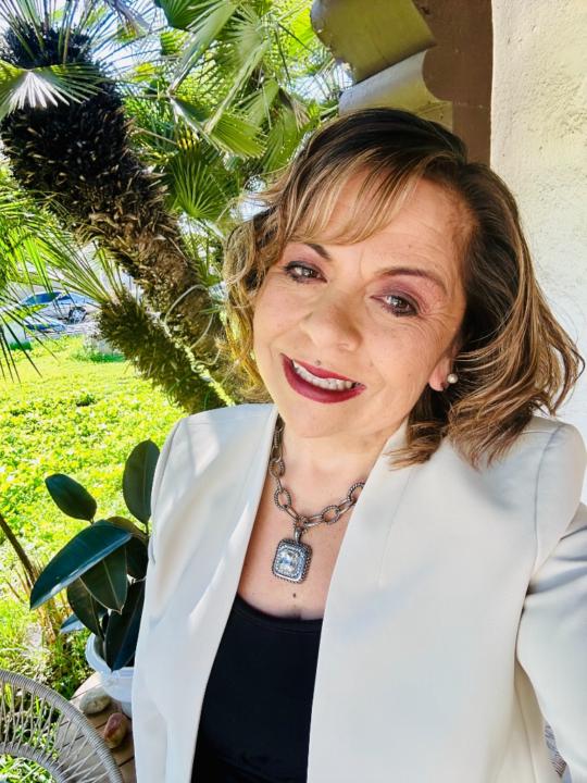 Norma J Hernandez