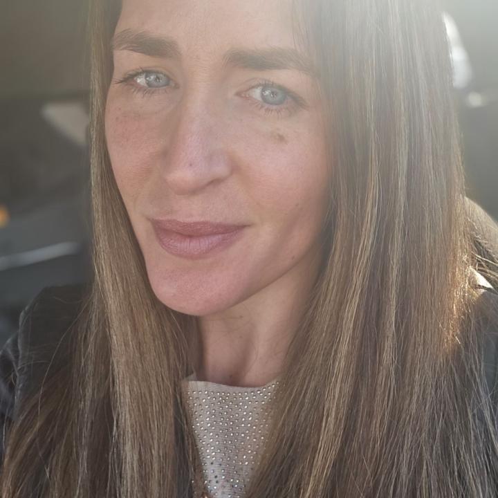 Angela Josbena