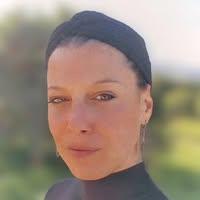 Júlia Vela