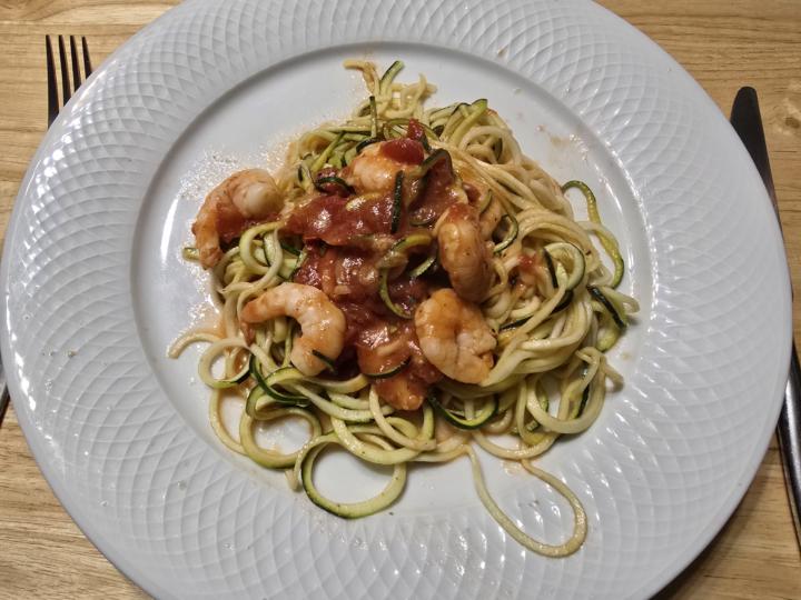 Garlic shrimps with Zucchini Noodles