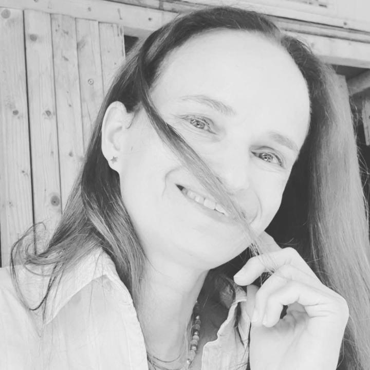 Alicia, Paula Fortes