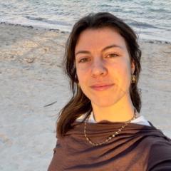 Laura Riera Van Schaik
