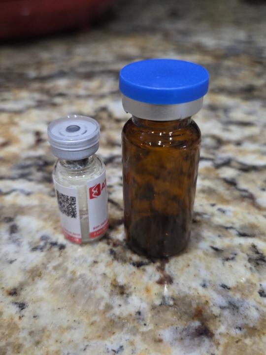 Help how do I open the vial! 