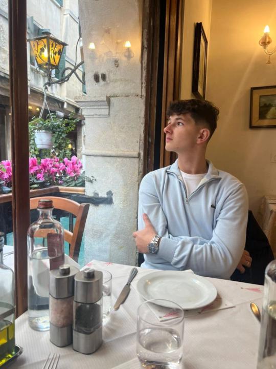 En 2025 j’ai fait 150k de CA sur mon activité à 18 ans