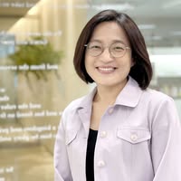 Vicky Hwang