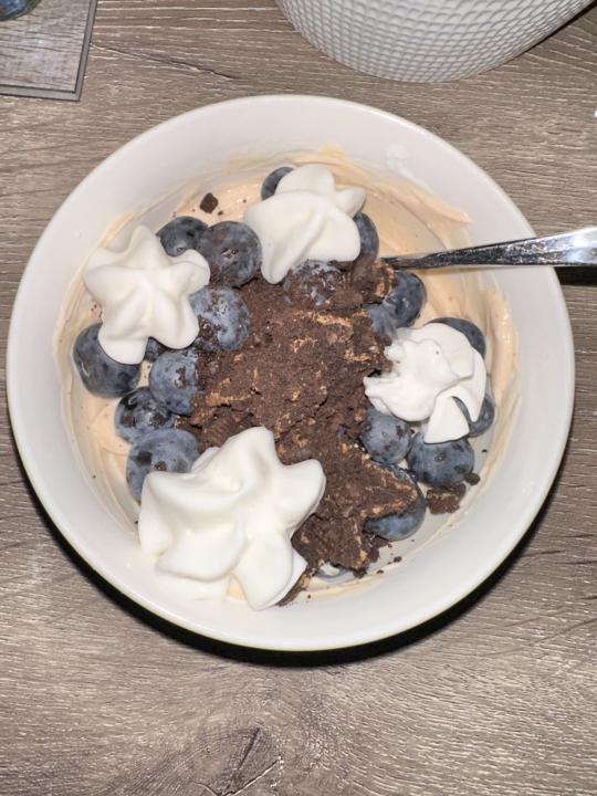 🥣 High-Protein Greek Yogurt PB Oreo Bowl 