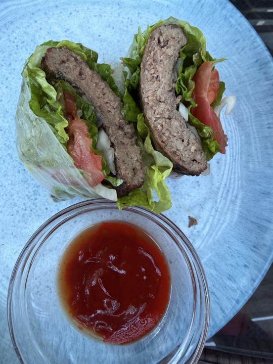 No Bun Beef Patty Rice Paper Hack 🍔🥬