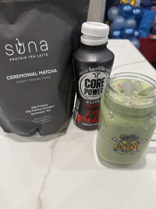 Thirsty Thursday 🍓🍵✨