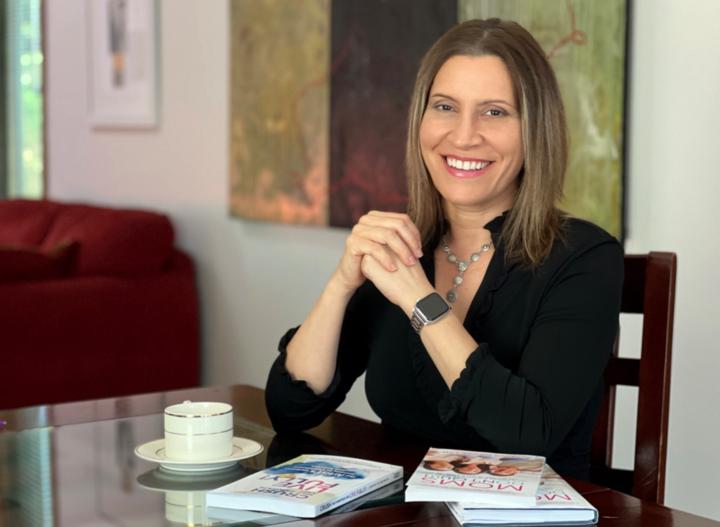 Dr. Yanina Gomez