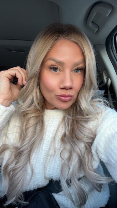 Julie V