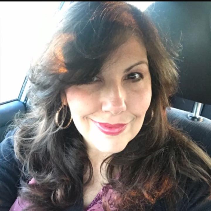 Scarlet Carbone de Pelaez