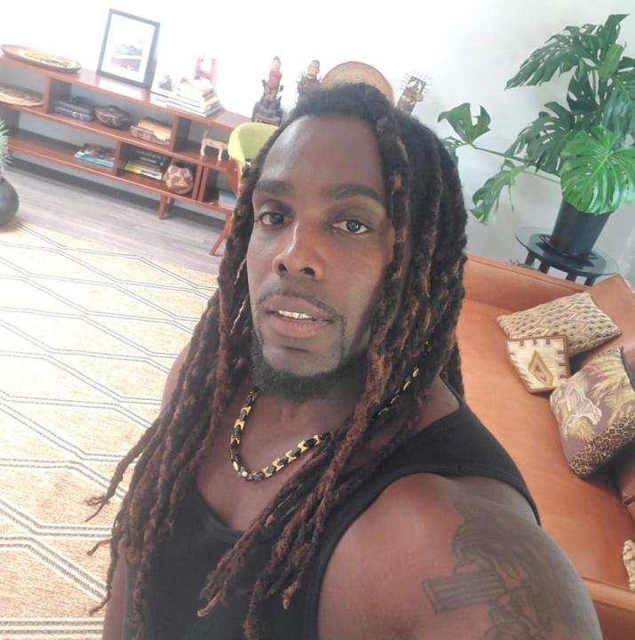 Curtis Barton