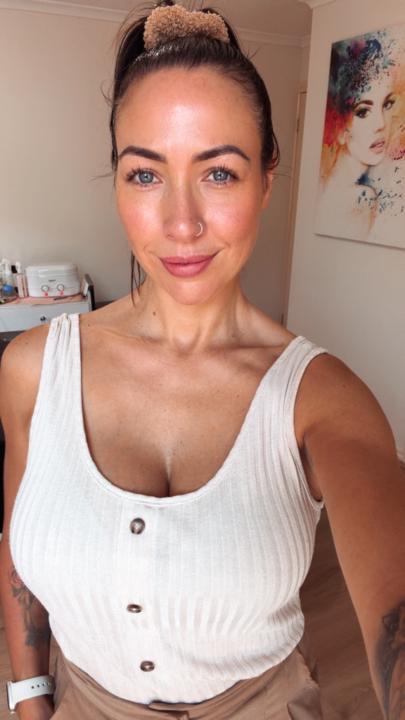 Rebecca Castuera
