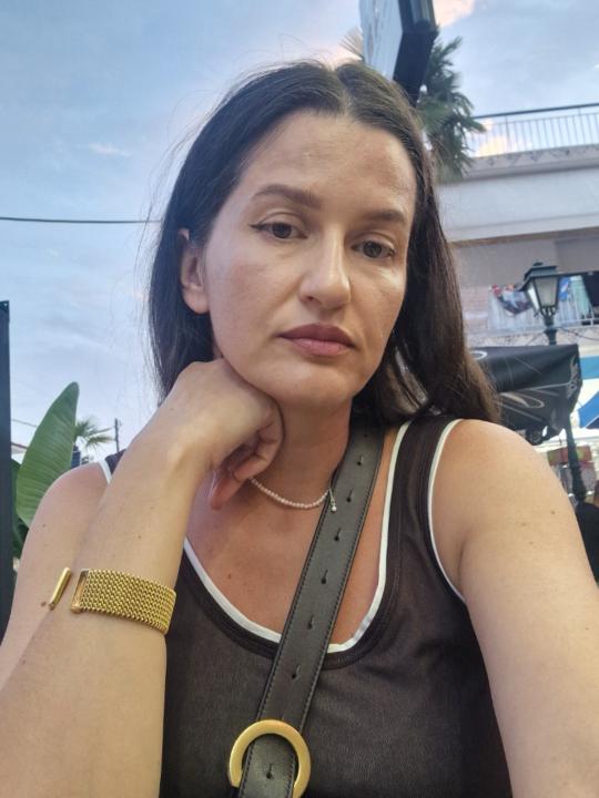 Laura Miclos