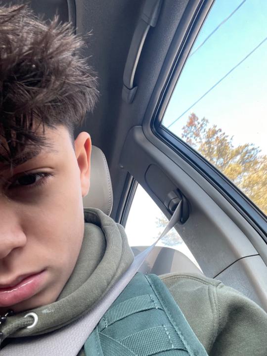 Noah R