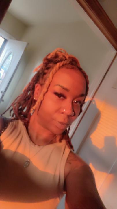 Niasha Young