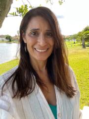 Yesenia Bruckschen