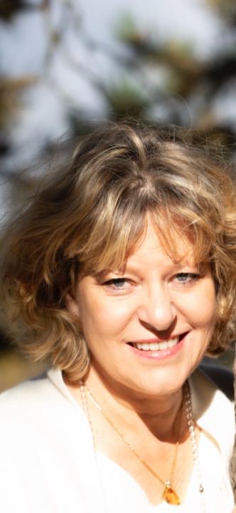 Berthel Caroline