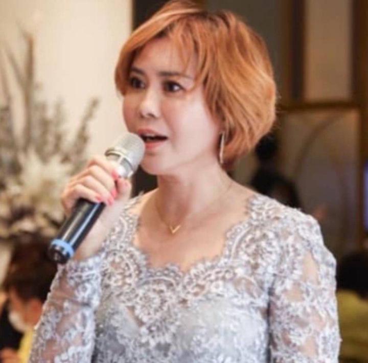 Angela Huang 黃秀蓮