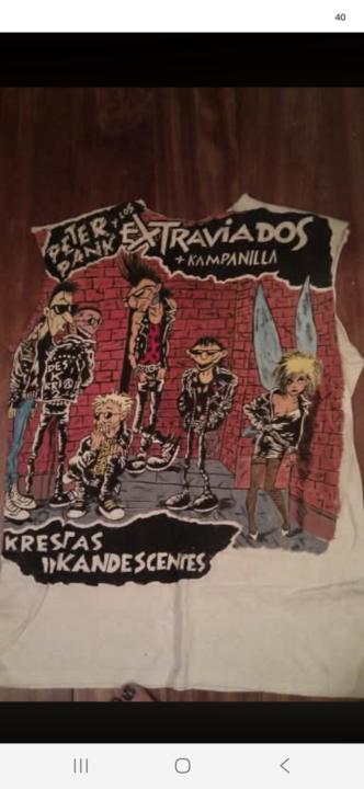 Camiseta y chica
