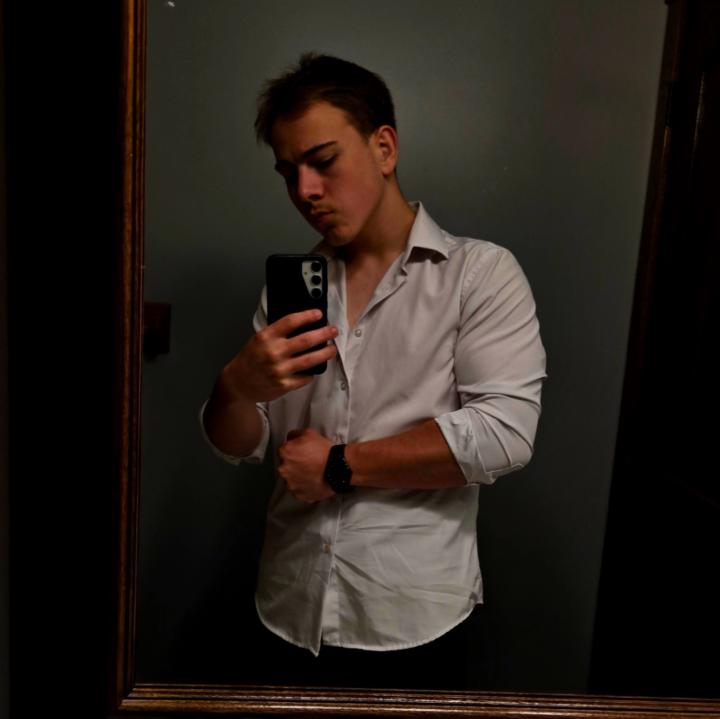 Ezra Deneau