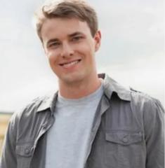 Lucas Rowan