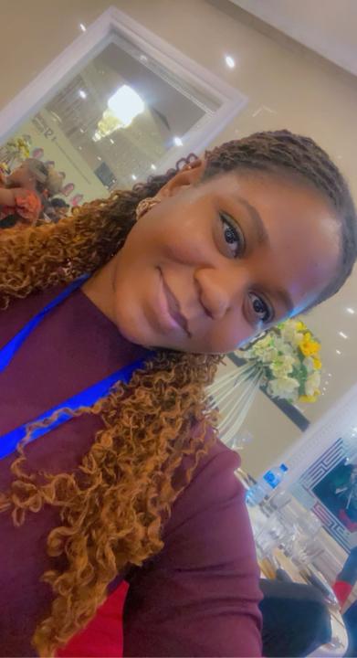 Lola Ajabiowe