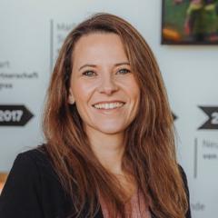 Evelyne Arnold