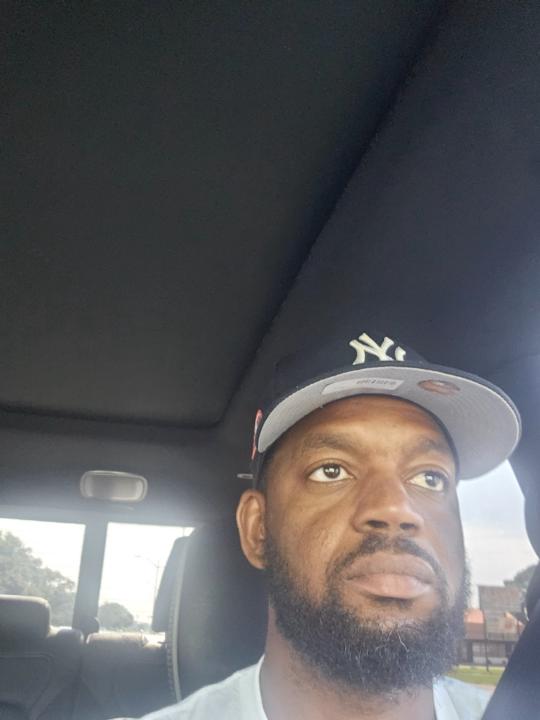 Daris Roberts