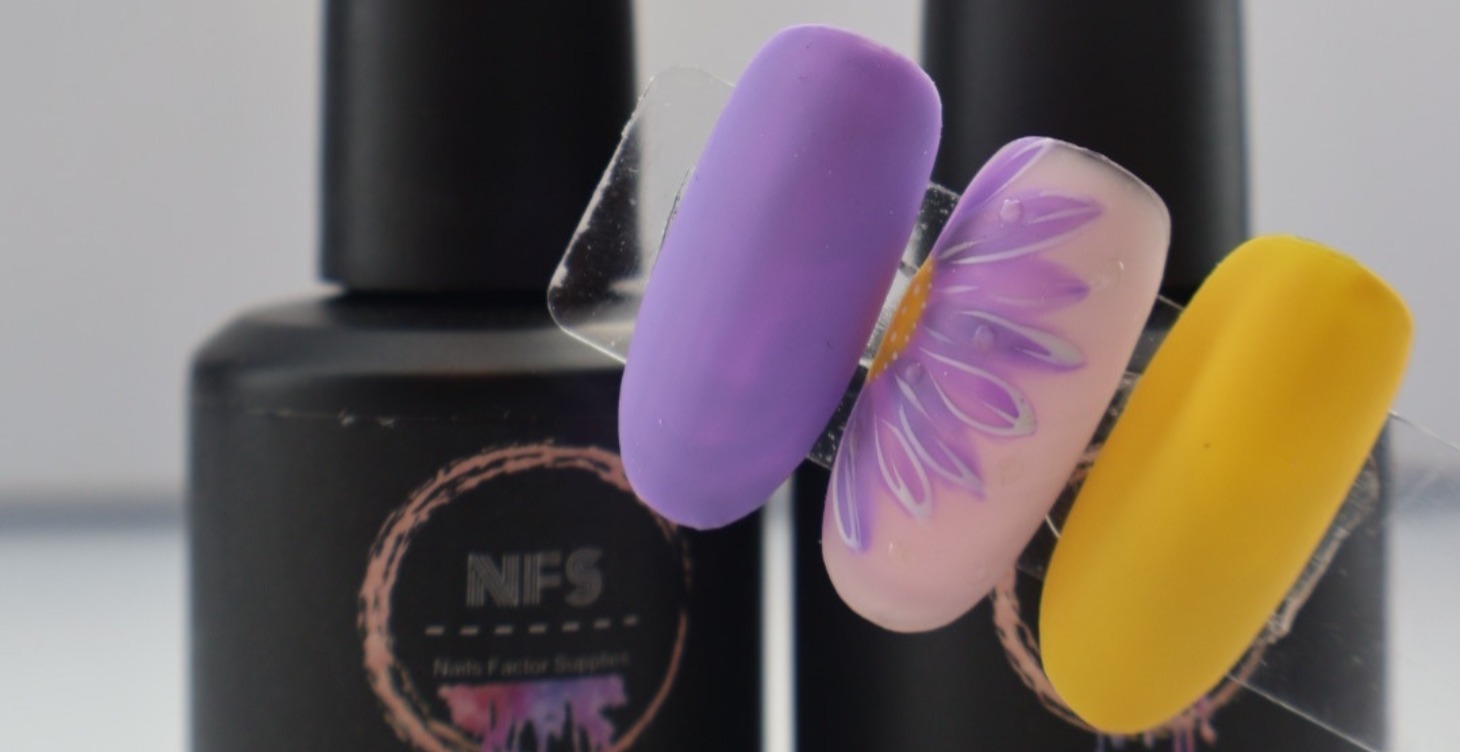 Daisy Nail Art Design