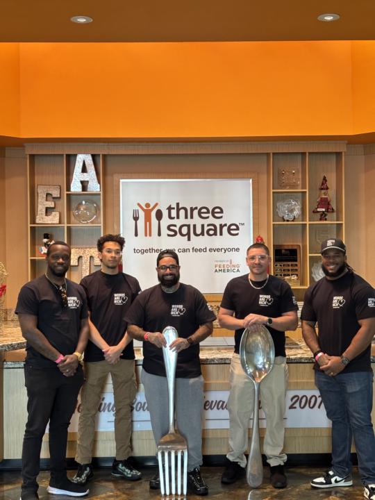 Give Back and Volunteer this Holiday Season