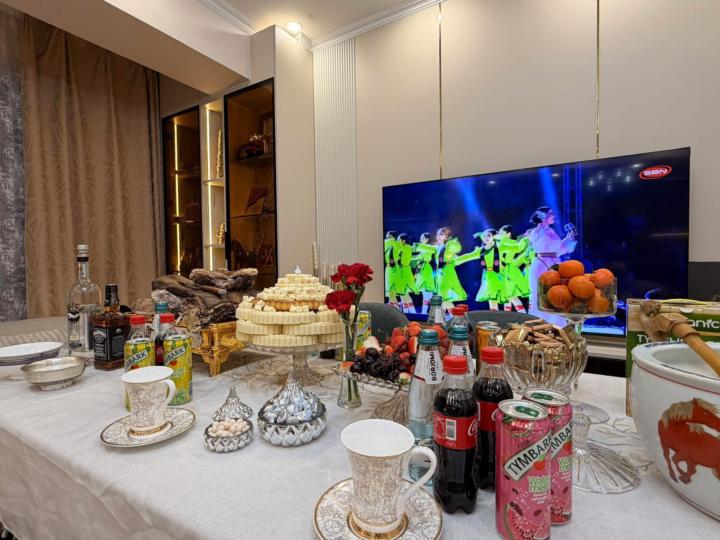 Ах дүүгээ гэртээ урих, дайлж цайлахын ач тус