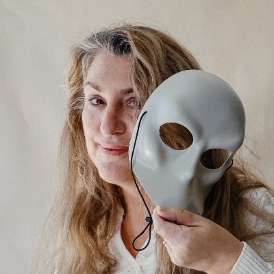 Laure Brost Halliday