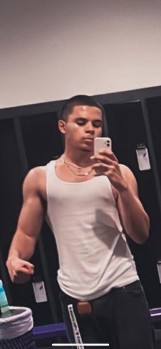 Damian Olivas