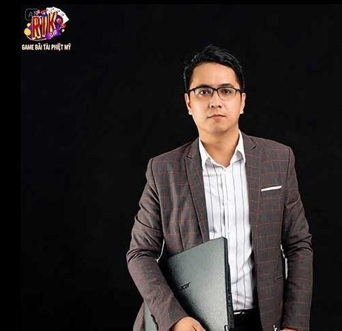 Tú CEO Tuấn
