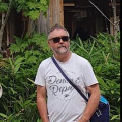 Darren Barton