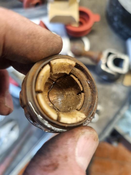 Heute repariert. Seat Exeo Schaltung schwergängig, Rückwärtsgang unmöglich einzulegen.