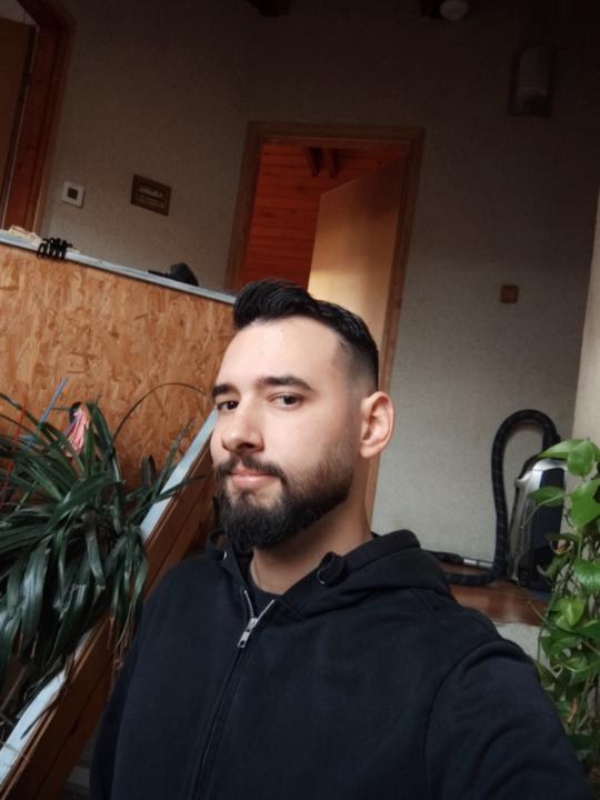 András Szegvári