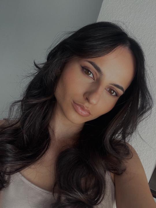 Alina Graur