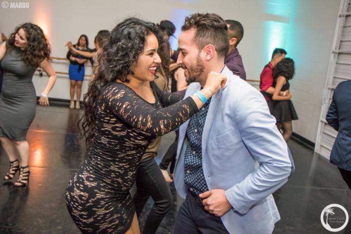 Melómano Patrick and Diana Dance