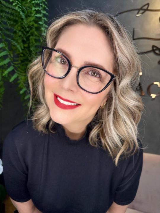 Ana Lucia Faria Viana