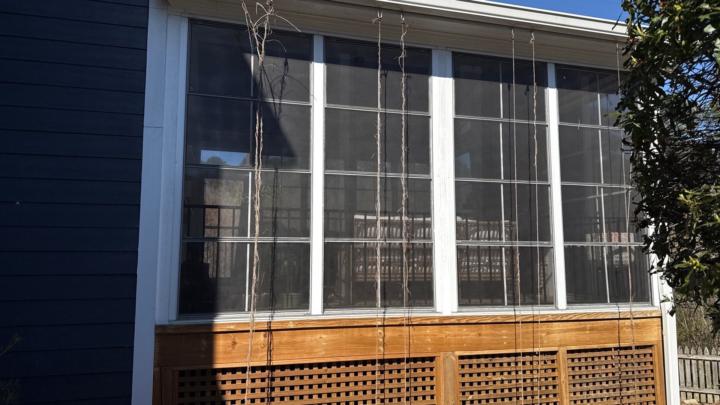Cleaning Vinyl Windows