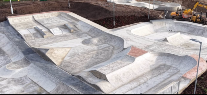 New Outdoor Skatepark