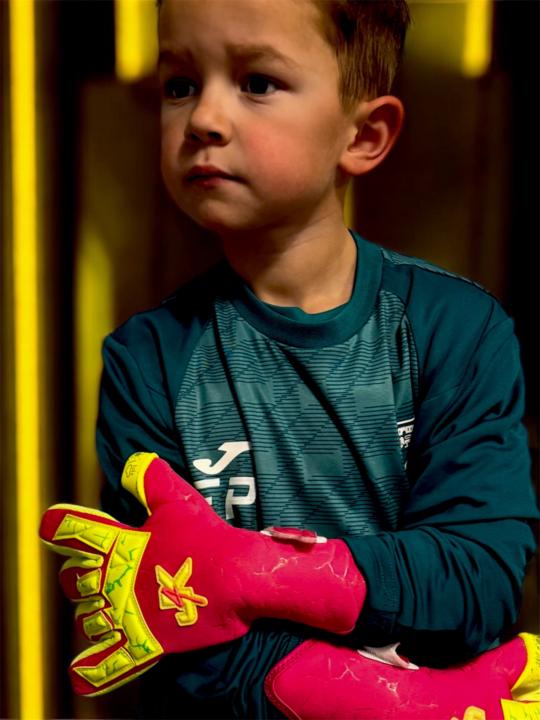 Finley modelling his gloves 