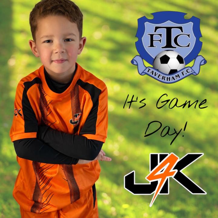 It’s game day 🖤🧡