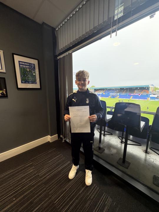 Retained for Oldham athletic 🧤🧤
