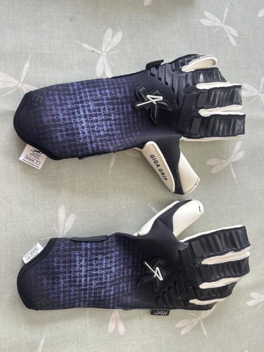 Winning gloves
