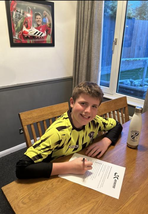 ⚽️Charlie signs sponsorship!!⚽️
