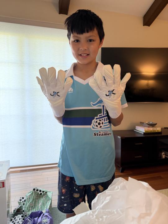 First Sponsorship Gloves