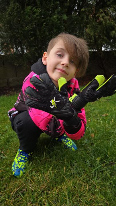 Milo and his gloves!